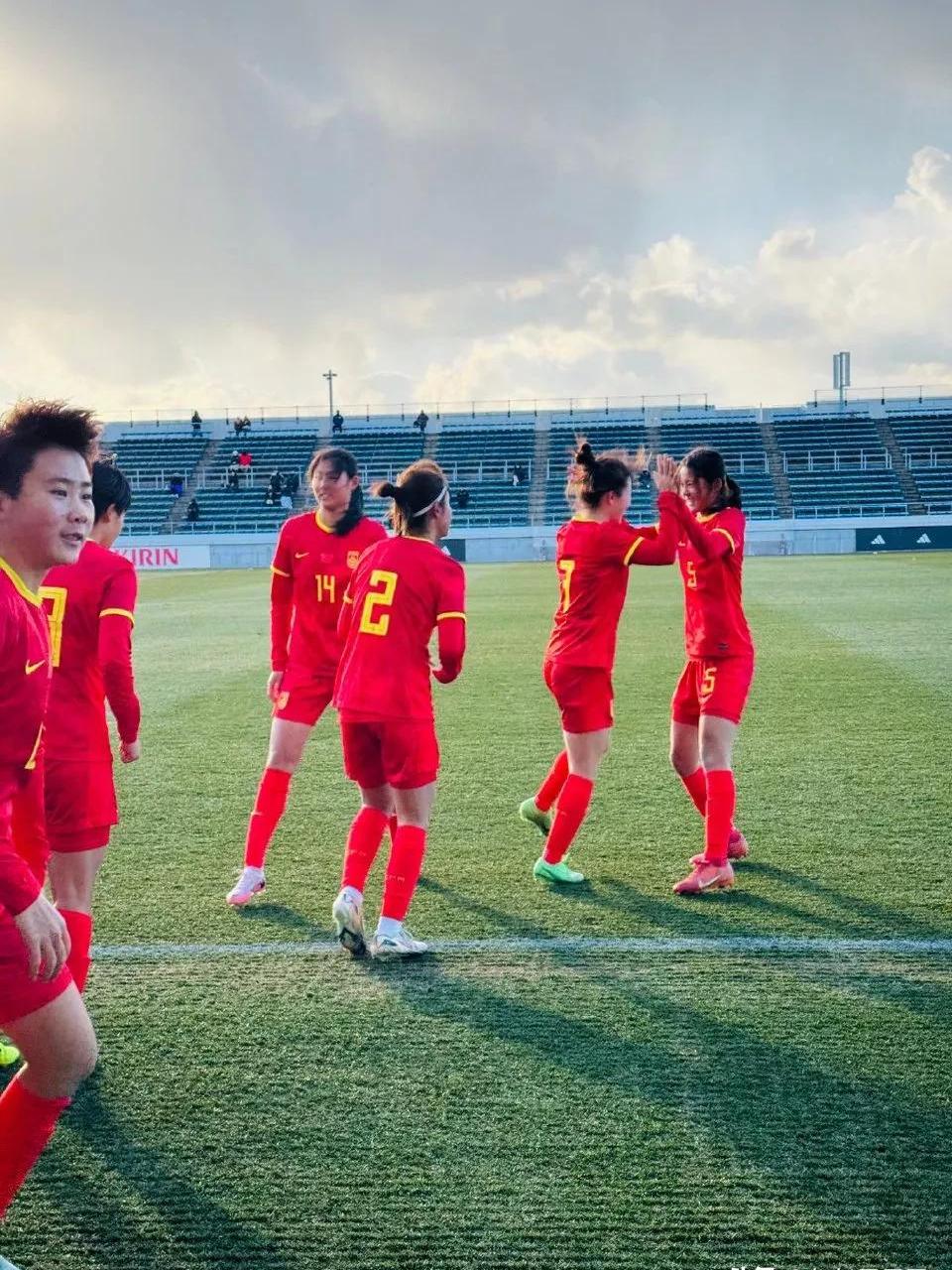 包含女足国家队备战决赛，信心满满赢得胜利的词条